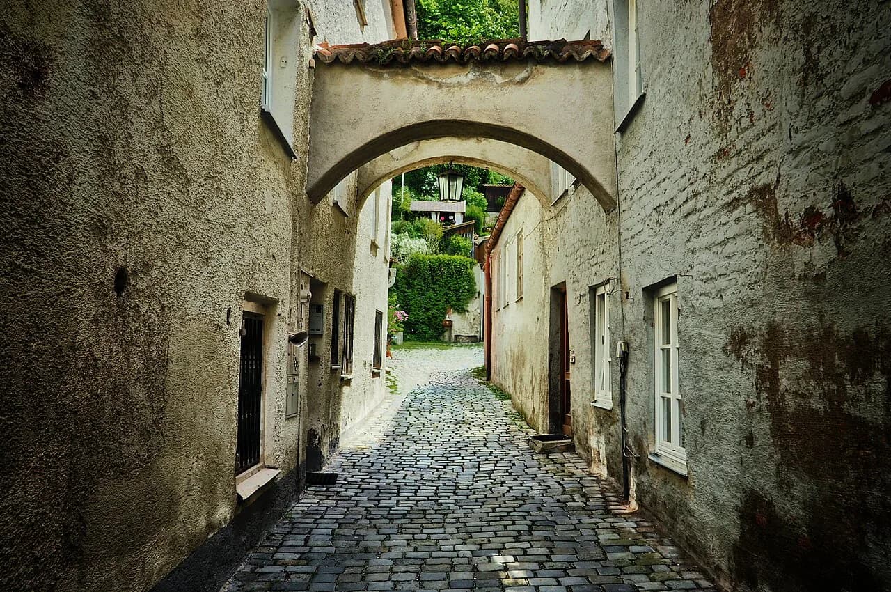 Angers Old Town: What to See and How to Walk It