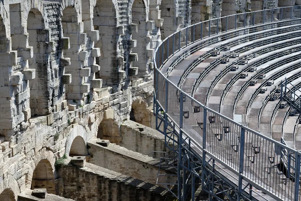 Arles Amphitheatre: Visiting the Arènes d'Arles