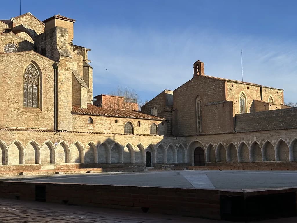 Campo Santo Perpignan: the Cloister-Cemetery Guide