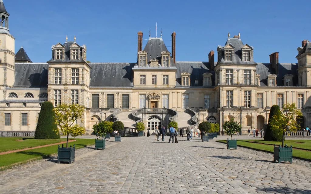 Château de Fontainebleau: A Visitor's Guide to the Palace
