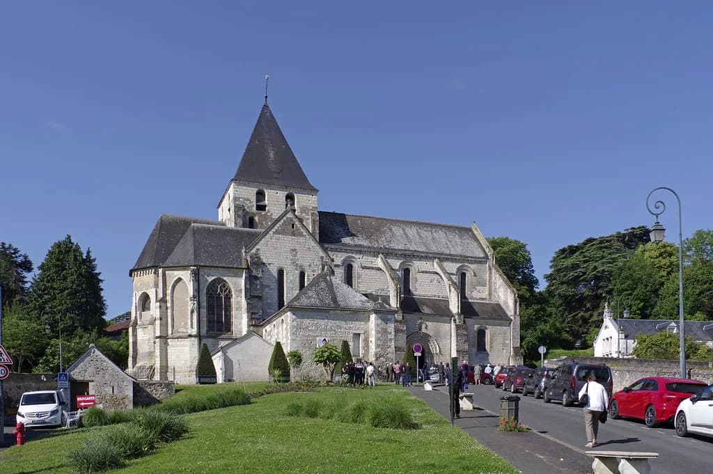 Église Saint-Denis d'Amboise: What to See Inside