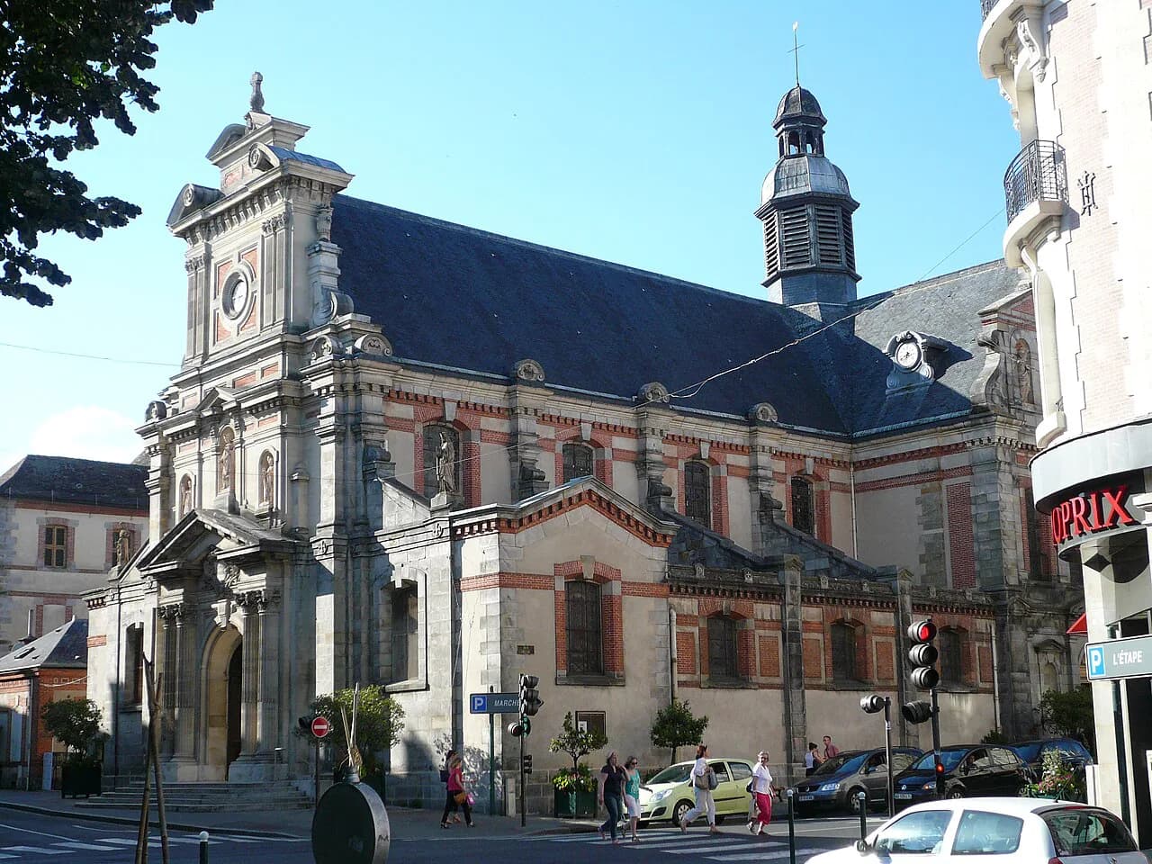 Église Saint-Louis Fontainebleau: Visiting Guide