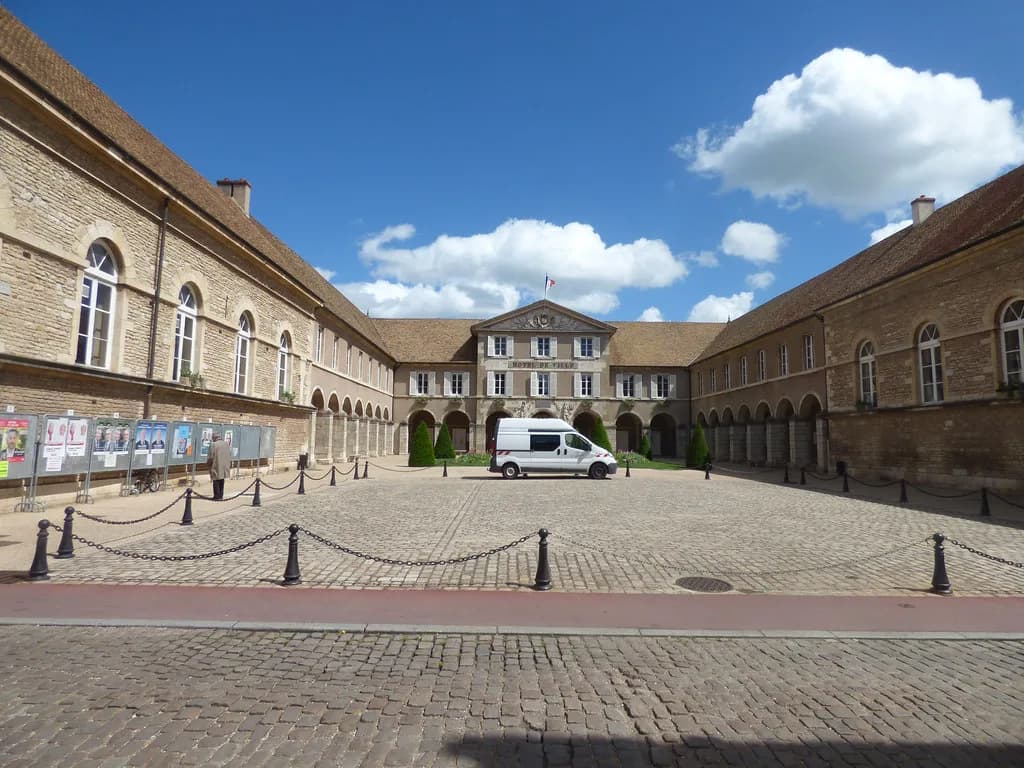 Hôtel de Ville de Beaune: What to See and How Long to Allow