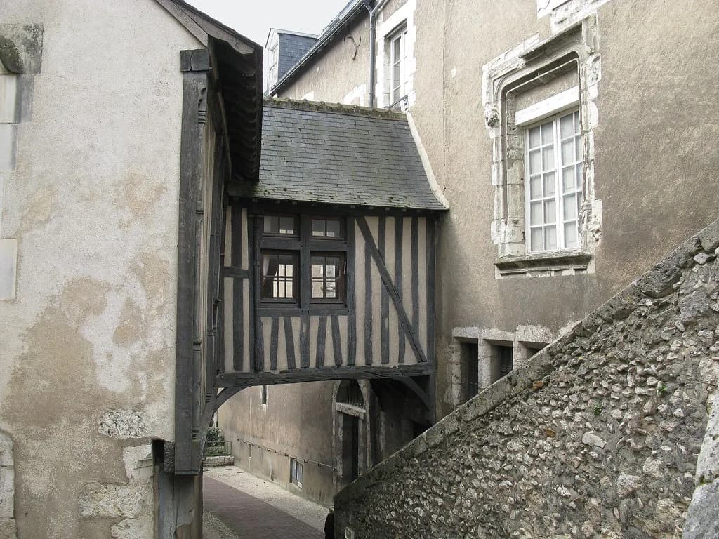 Maison des Acrobates, Blois: The Timber-Framed House to Find