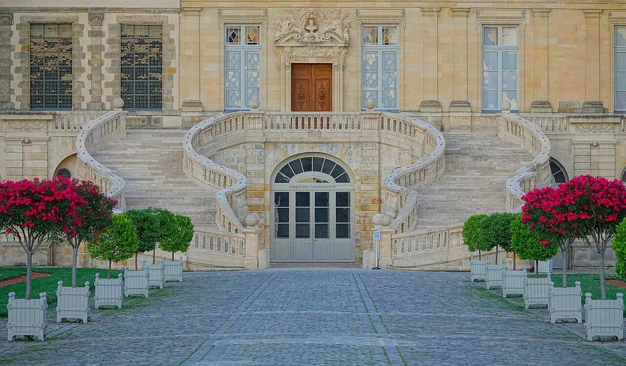 Fontainebleau Attractions: 6 Visitor Guides