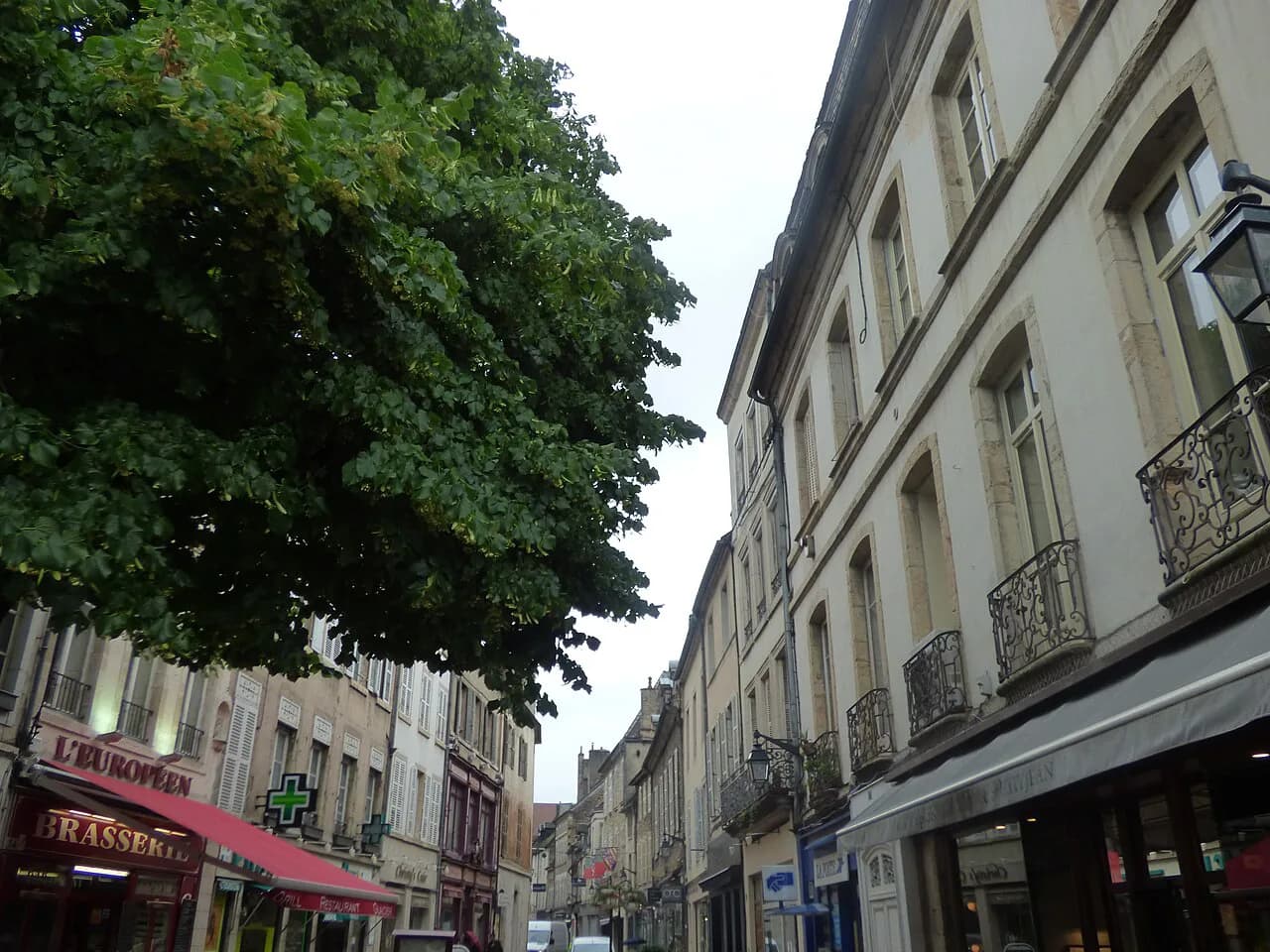 Beaune Neighborhoods: 4 Area Guides