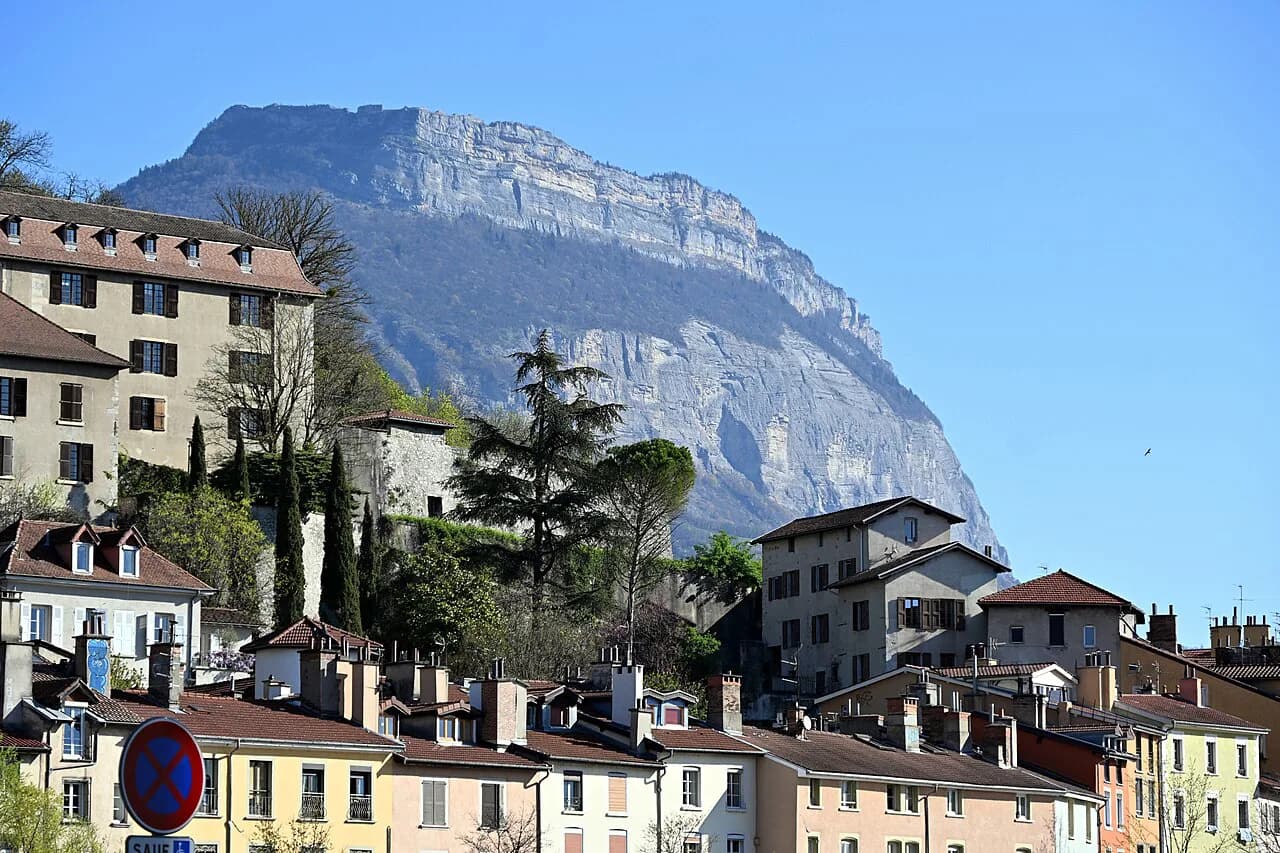 Grenoble Neighborhoods: 4 Area Guides