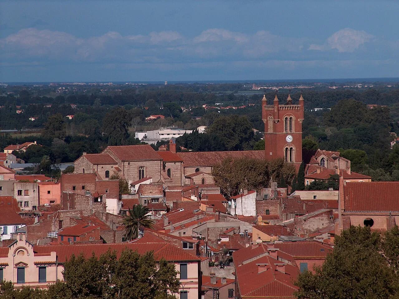 Perpignan Neighborhoods: 4 Area Guides