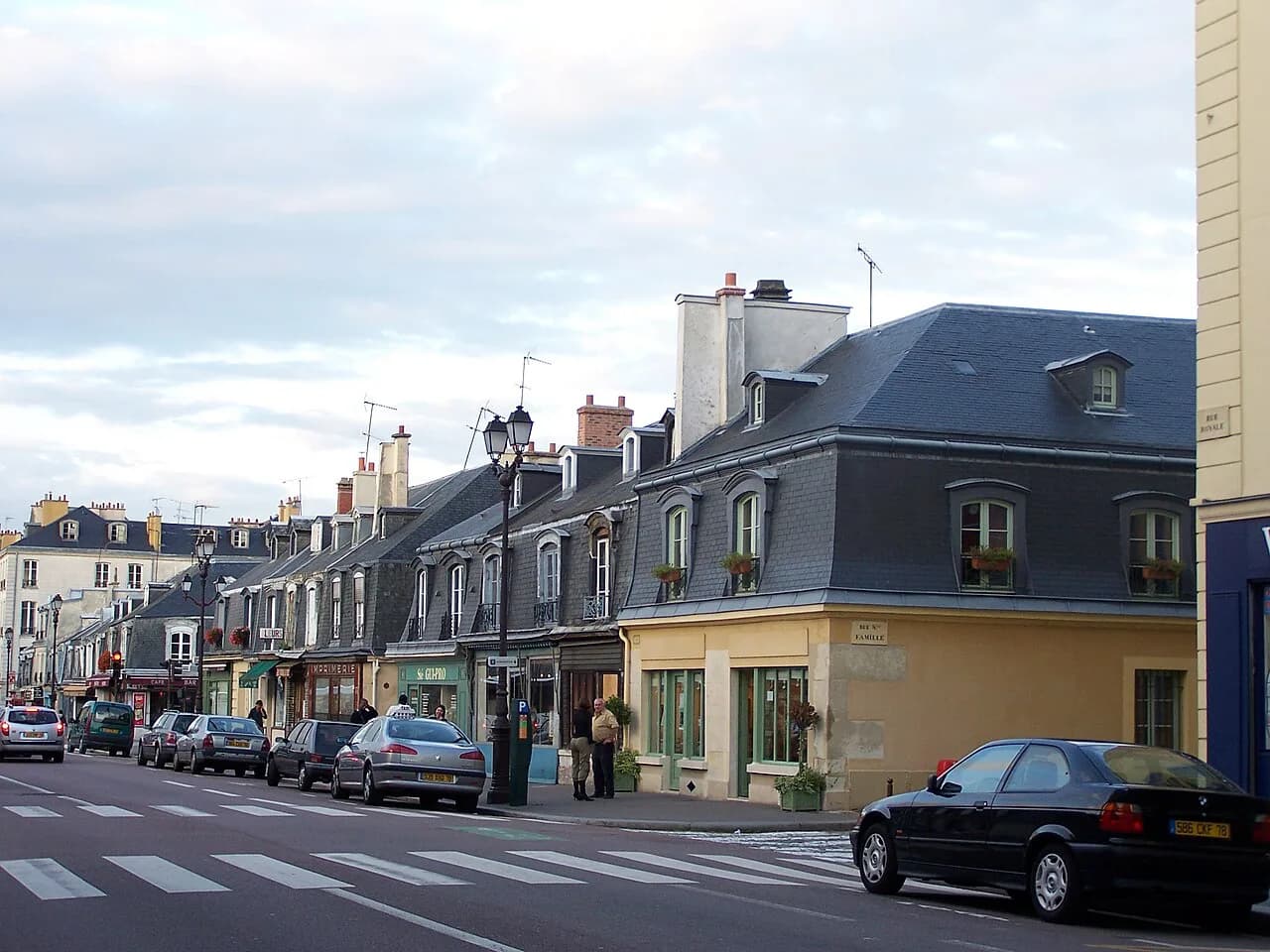 Versailles Neighborhoods: 4 Area Guides