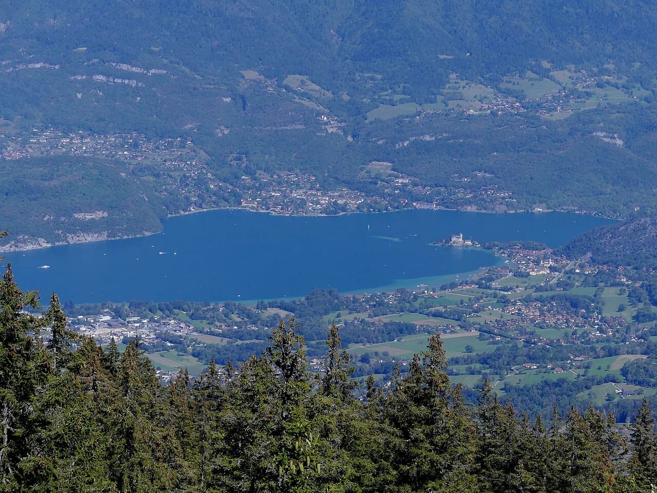 Les Balmettes, Annecy: A Local District Guide