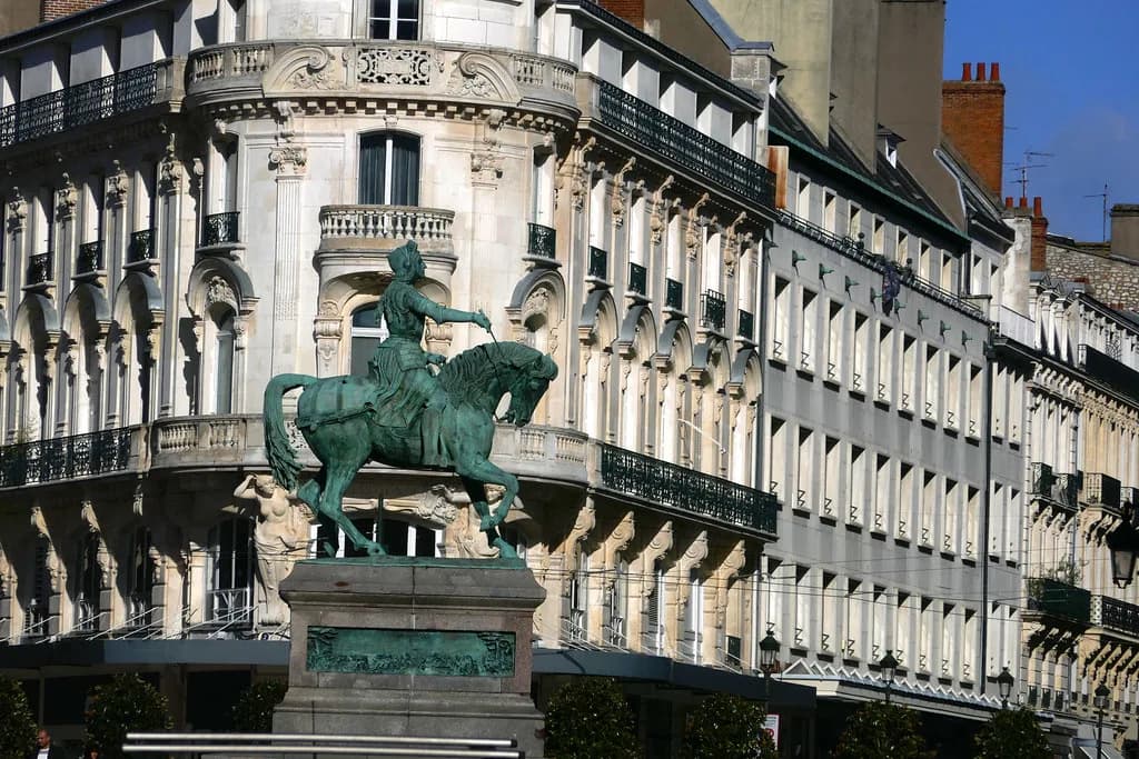 Markets in Orléans: Which Day to Go and What You'll Find