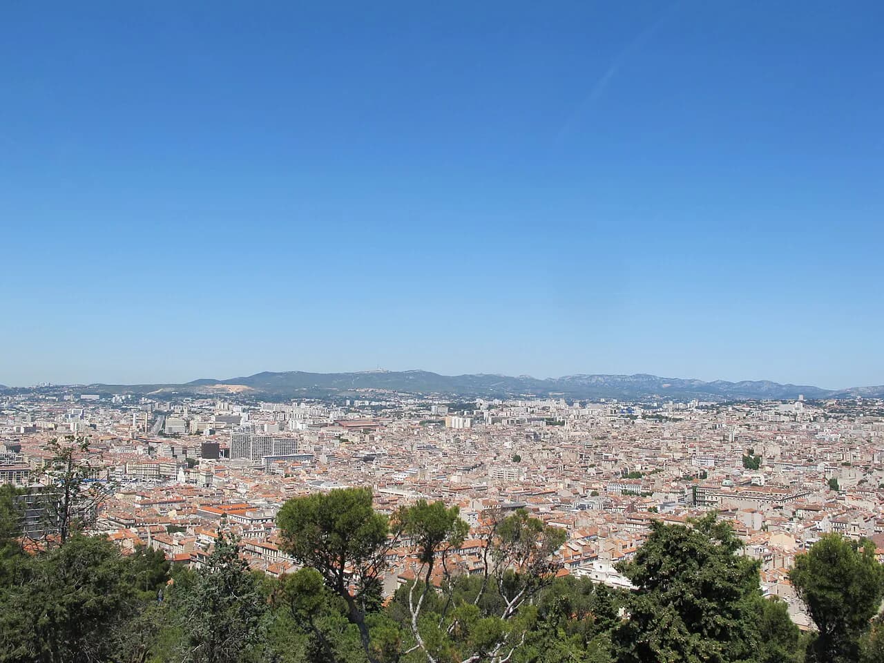 Marseille Flea Market: Where to Browse Brocantes