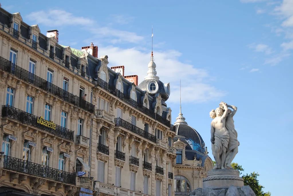 Montpellier Old Town Guide: Écusson Walk for Short Breaks