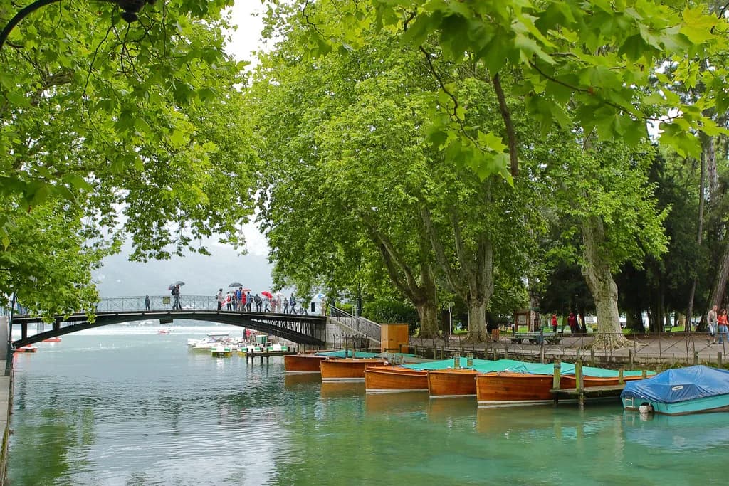 Pont des Amours, Annecy: What to See and How Long to Allow