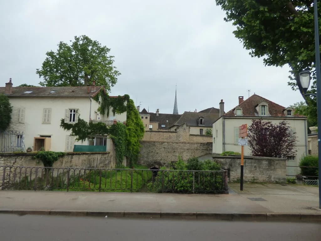 Bouzaize Beaune Guide: Park, Streets and Who It Suits