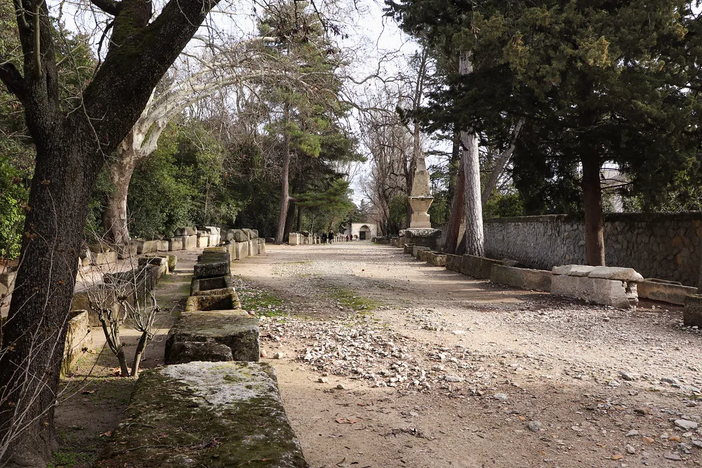 Les Alyscamps (Arles)