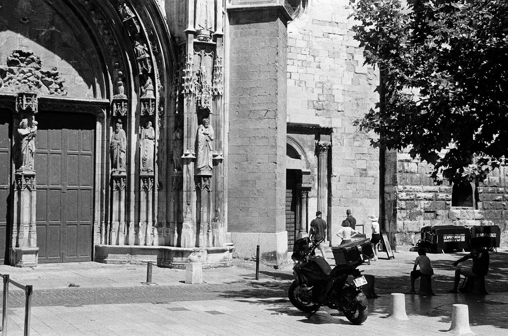 Which of the saints rode the bike to work?, Aix-en-Provence