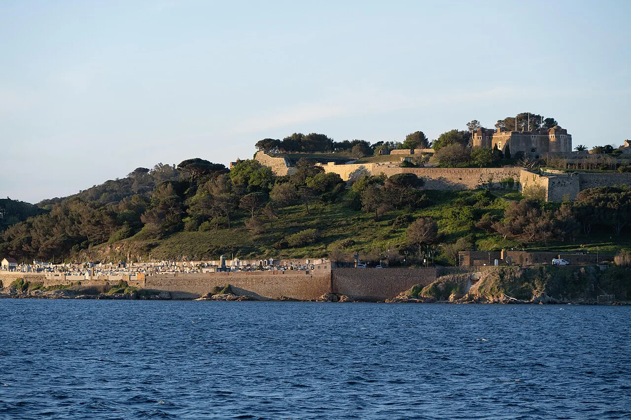 Citadelle et cimetière marin de Saint-Tropez (Ifremer - )
