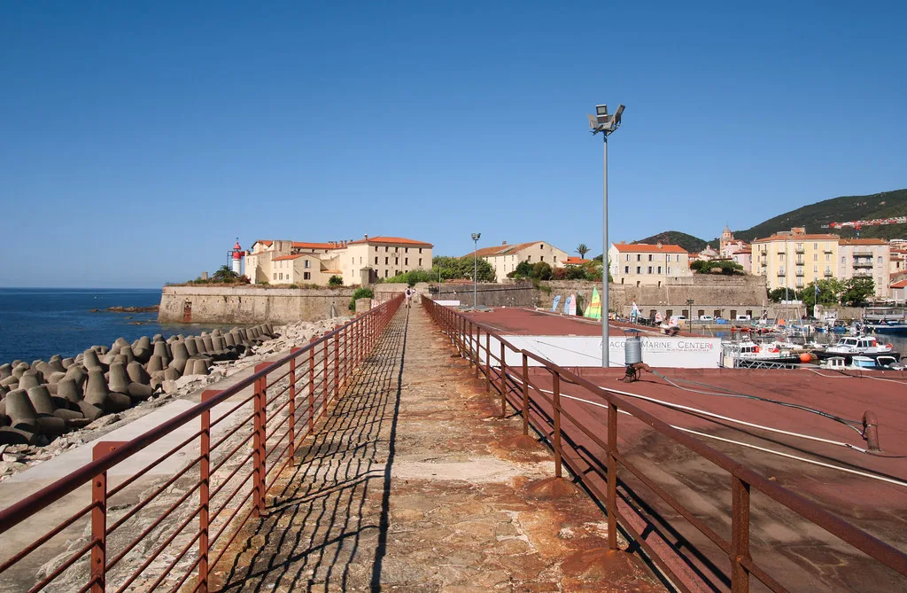Au port d'Ajaccio, Ajaccio
