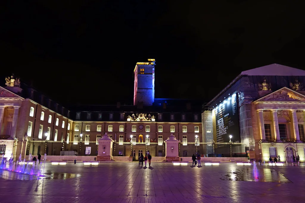10-30 Burgund Dijon, Place de la Liberation