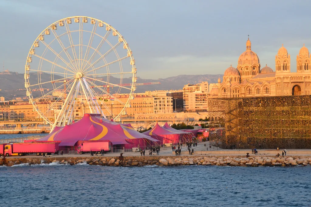 around the wheel, Marseille