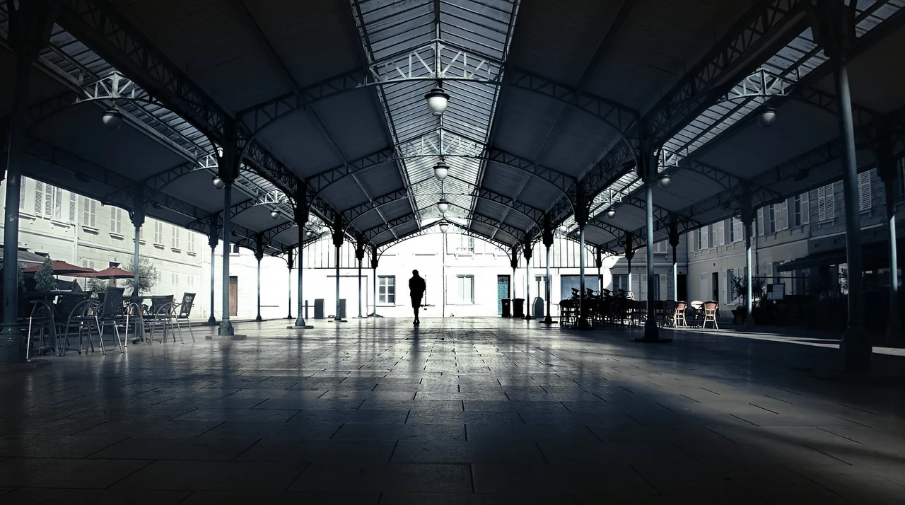 A silhouette in the old market, Chartres