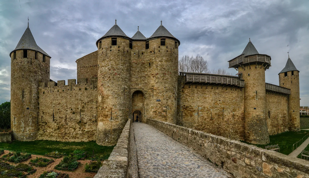 Destination view: Carcassonne, France. Resized and converted to WebP.