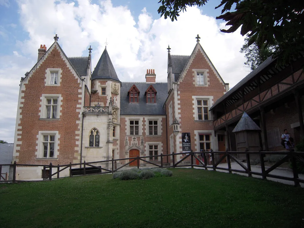 Venue view: Le Château du Clos Lucé in Amboise, Leonardo da Vinci's final residence. Resized and converted to WebP.