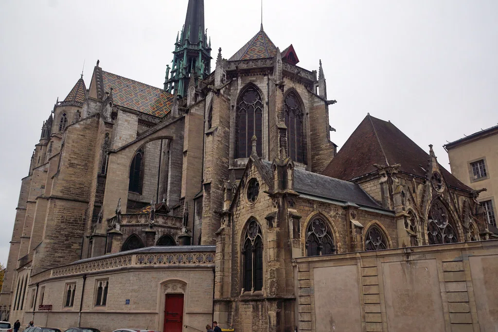 Venue view: Cathédrale Saint-Bénigne de Dijon, the city's cathedral. Resized and converted to WebP.