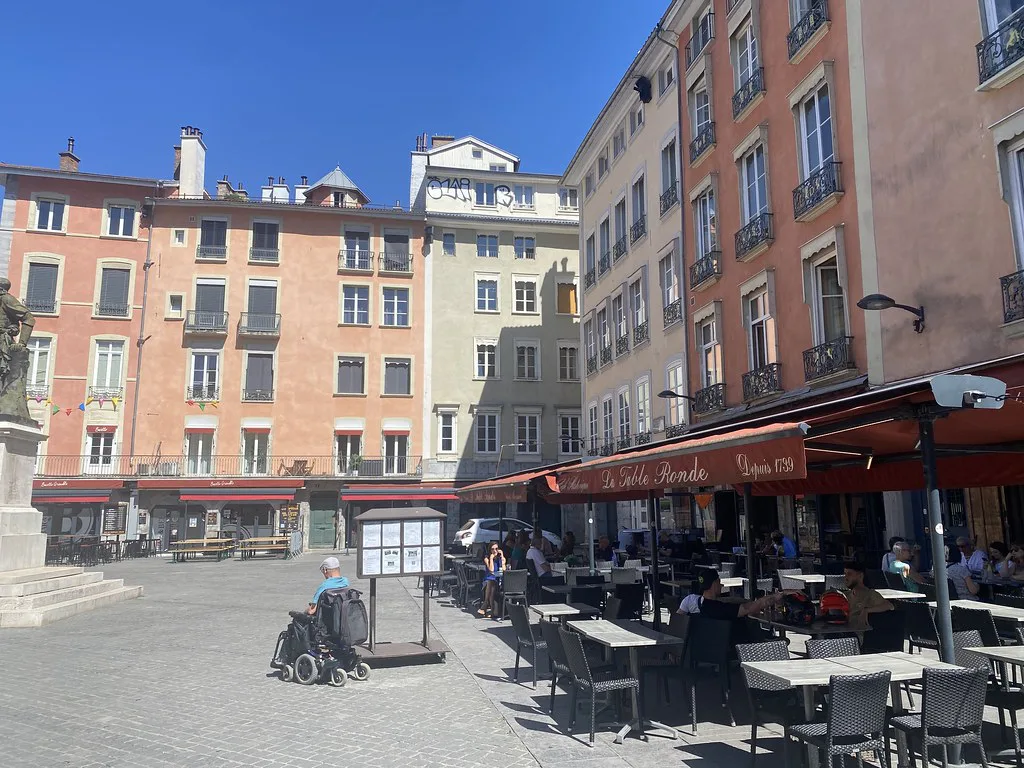 16 Grenoble - vieille ville