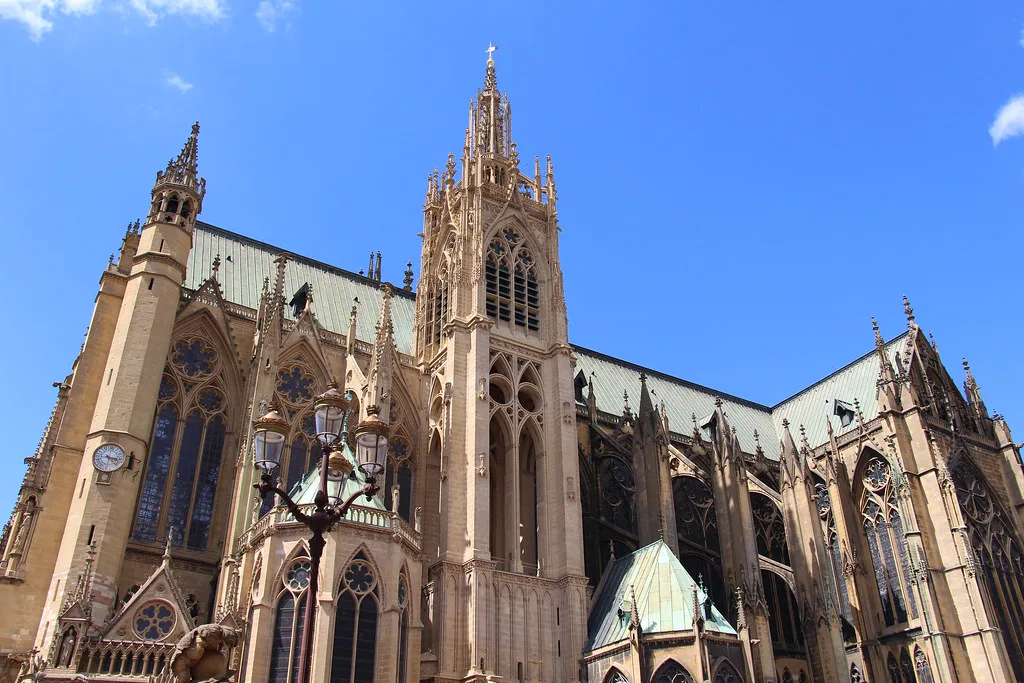 Venue view: Metz Cathedral (Cathédrale Saint-Étienne) on Place d'Armes, the Gothic cathedral featured in the article. Resized and converted to WebP.