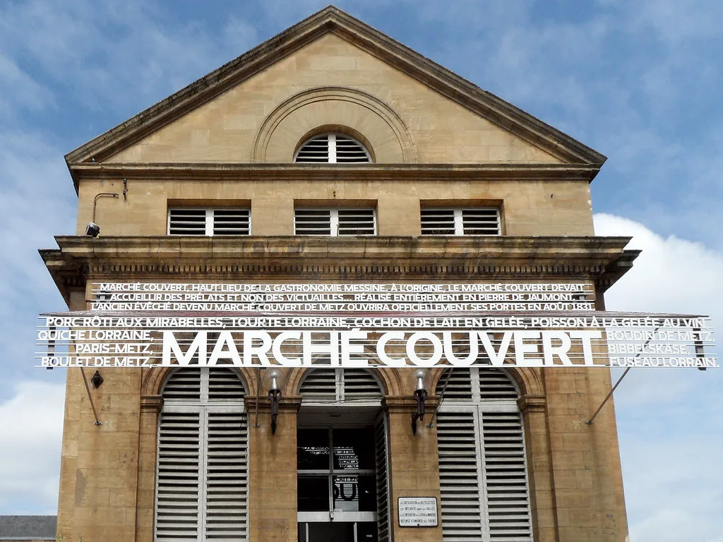 Venue view: the exterior of Metz's Marché Couvert, housed in the former bishop's palace building. Resized and converted to WebP.