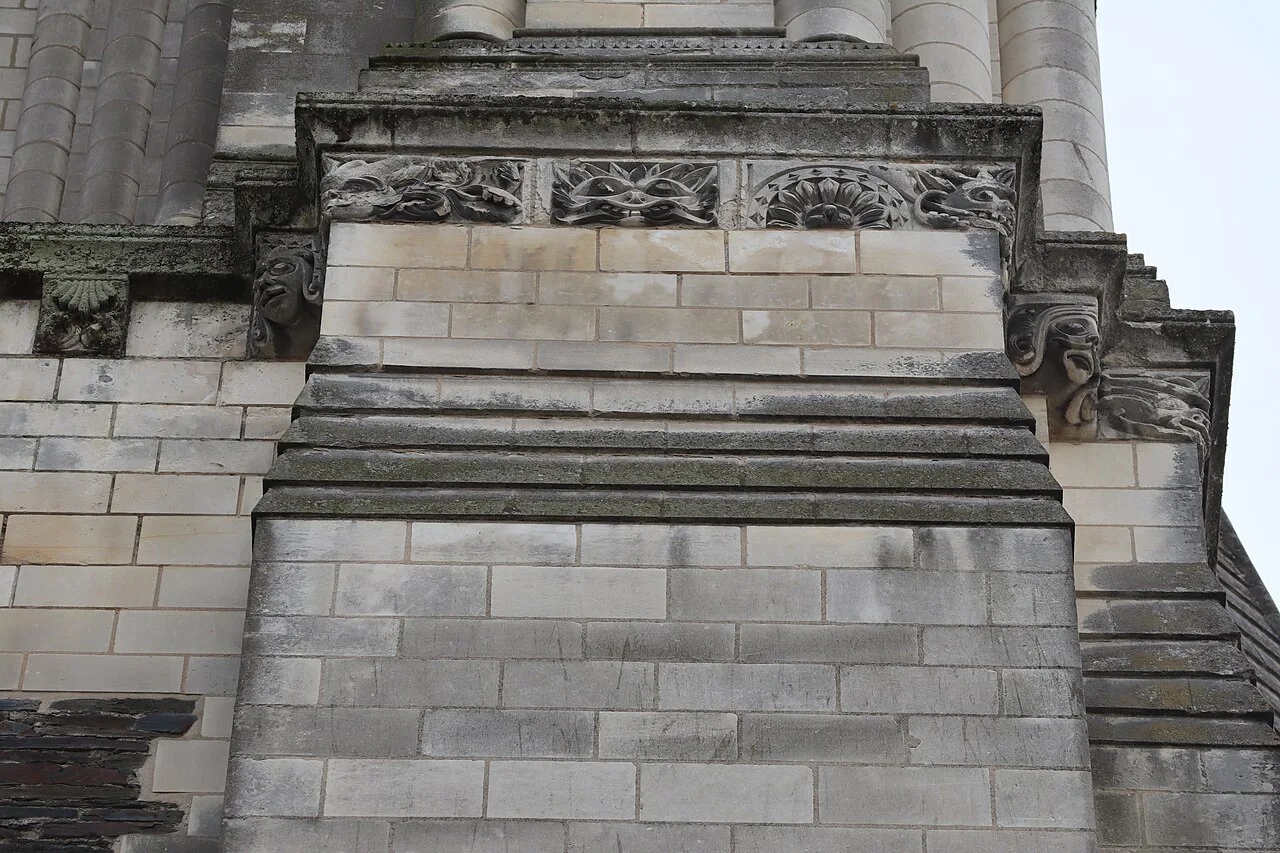 Angers Tour Saint-Aubin - Extérieur - Frise