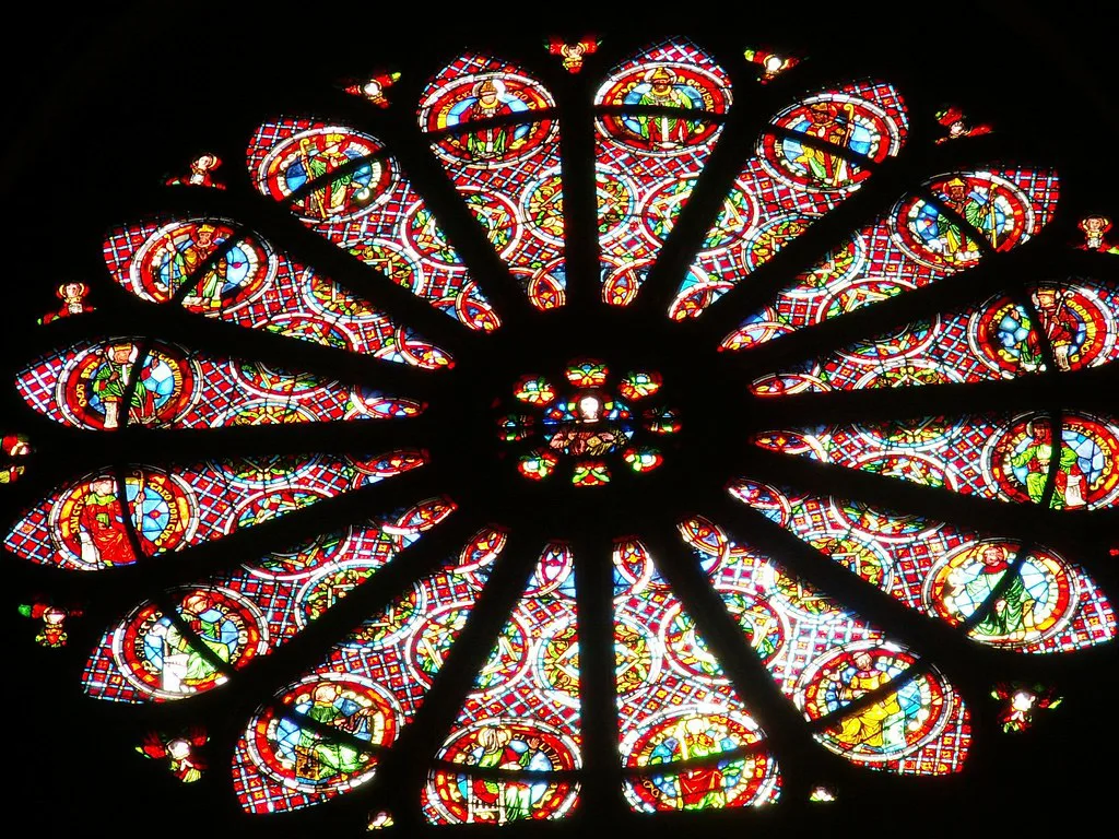 Above royal eyes, Reims