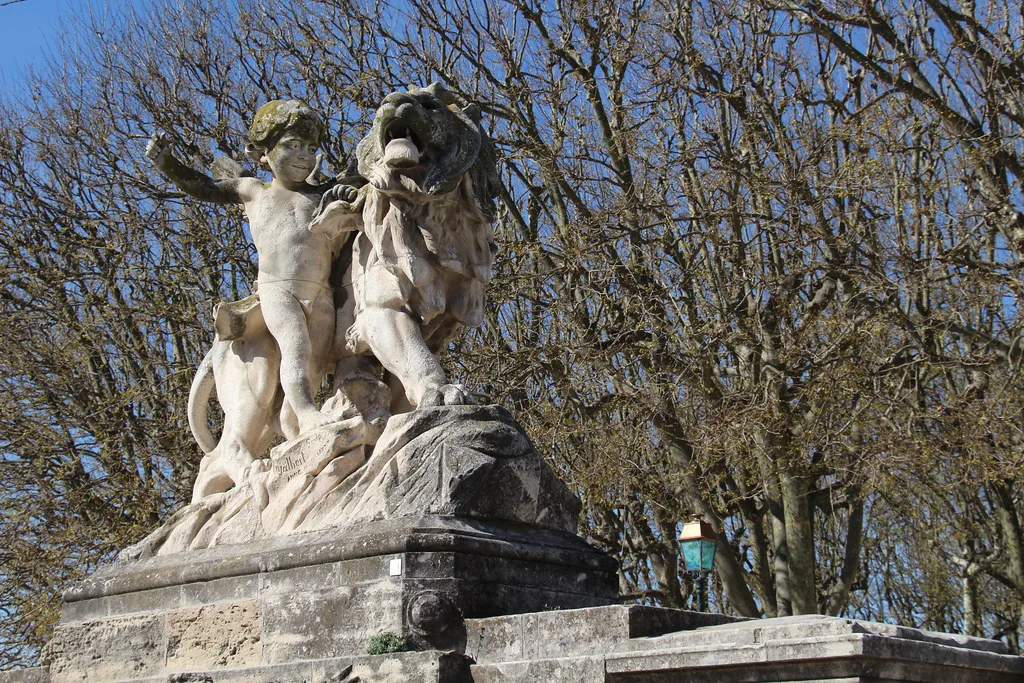 Venue view: Promenade du Peyrou, the former Place Royale in Montpellier, with its 18th-century layout. Resized and converted to WebP.