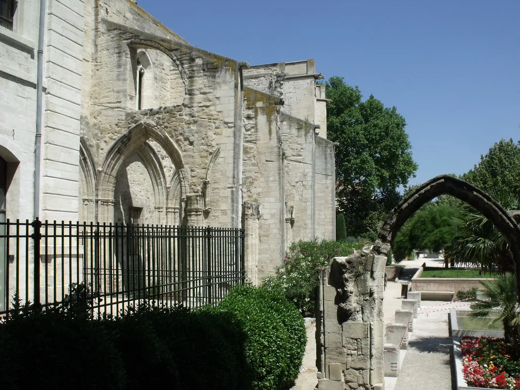 Rue de la Republique, Avignon - ruins - Temple Saint Martial