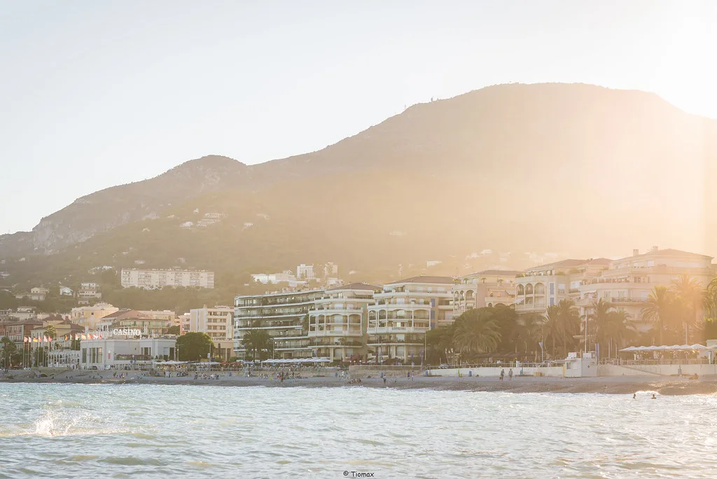 For the light, Menton