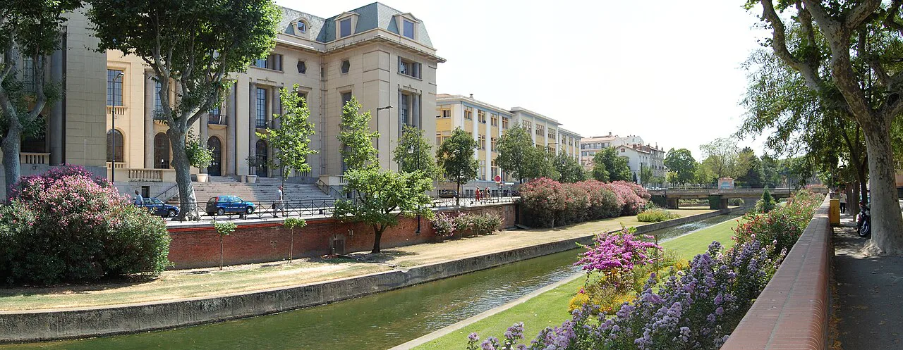 La basse affluent de la Têt à Perpignan panorama